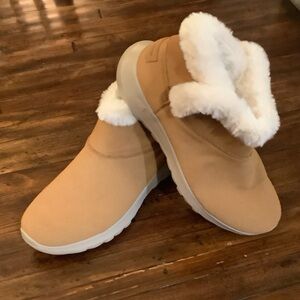 Skechers Brown Winter Boots with Cream Fur